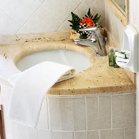 Hotel Casa Yvorio Terracina
