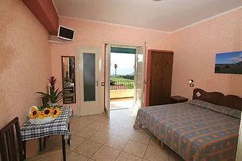 Casa Yvorio 2* Террачина