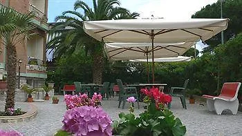 Casa Yvorio Отель 2*