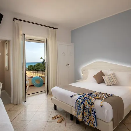 Casa Yvorio Hotel