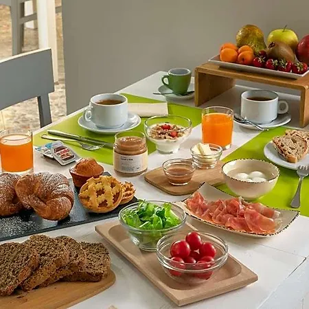 Casa Yvorio Hotel 2*